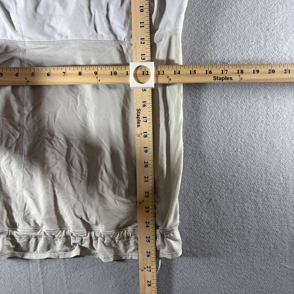 lululemon athletica flaws pictured